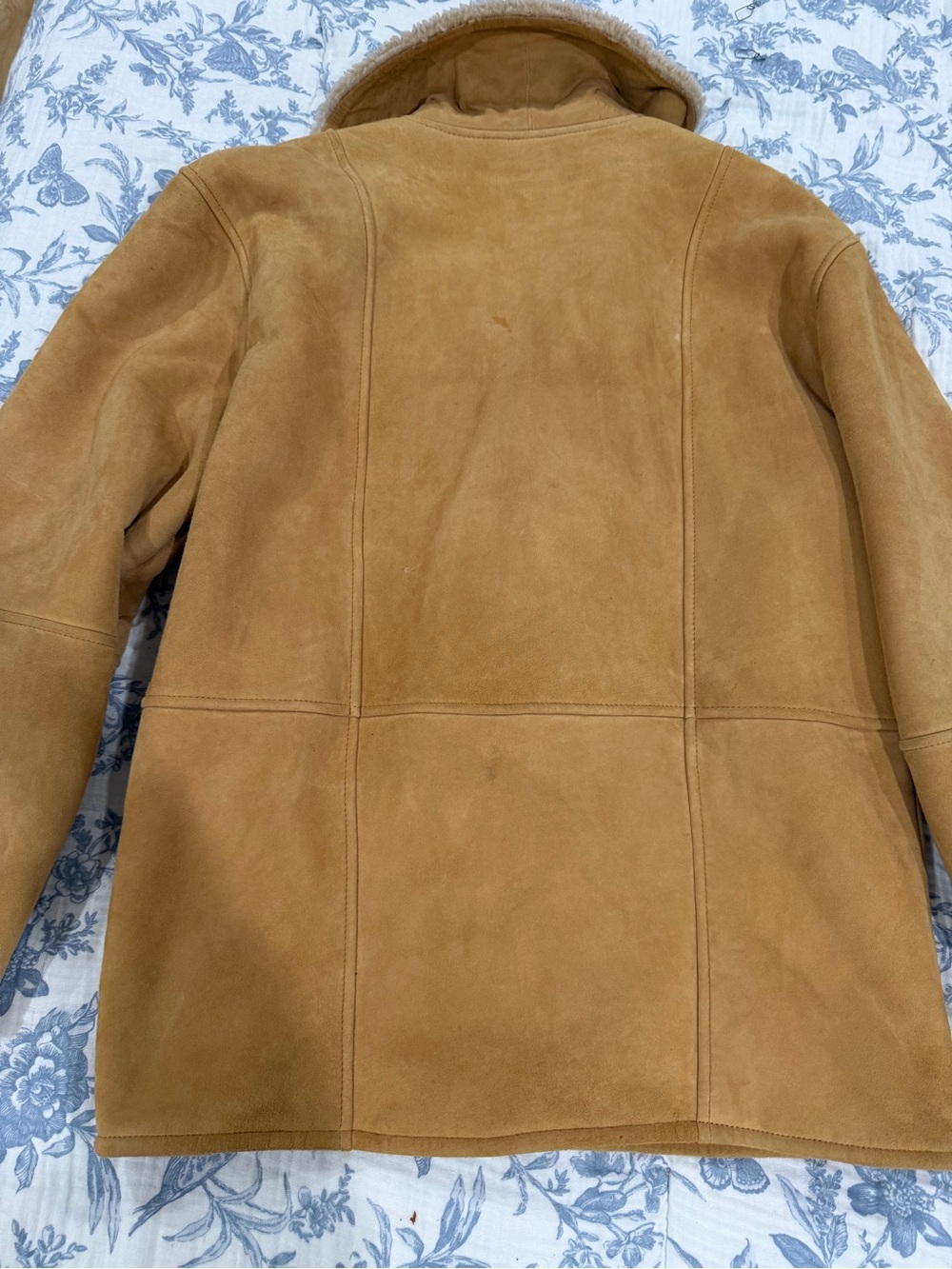 🤎 Reformation VEDA Luca Suede Shearling Coat – Parmesan Suede 🤎 - Picture 3 of 11